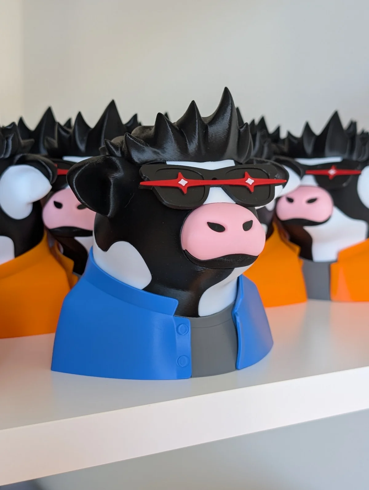 Party Cow Figurines — a0PXL 20251028 124008443