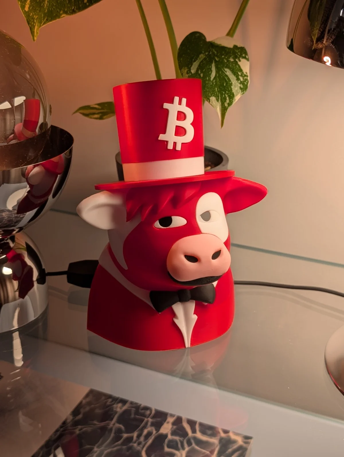 Party Cow Figurines — PXL 20251117 165735260